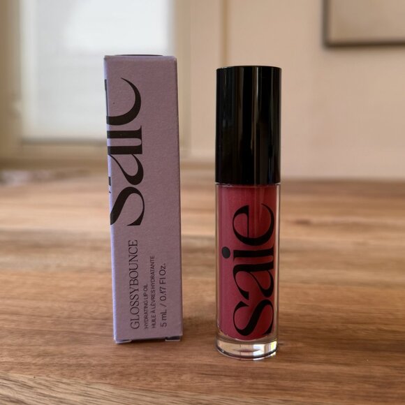 Saie Glossybounce Hydrating Lip Gloss Oil in Remix - Picture 2 of 4
